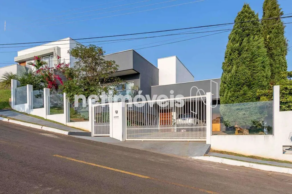 Condomínio Ouro Vermelho, moderna casa, energia fotovoltaica e boiler, tomada pa...