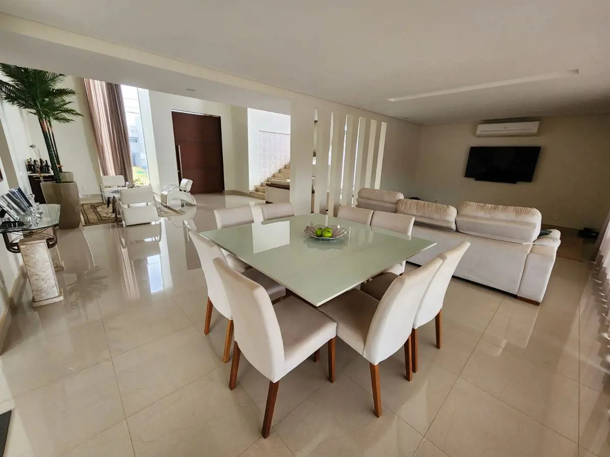 LM SHARK Consultoria imobiliária Linda casa em condomínio fechado com localizaçã...