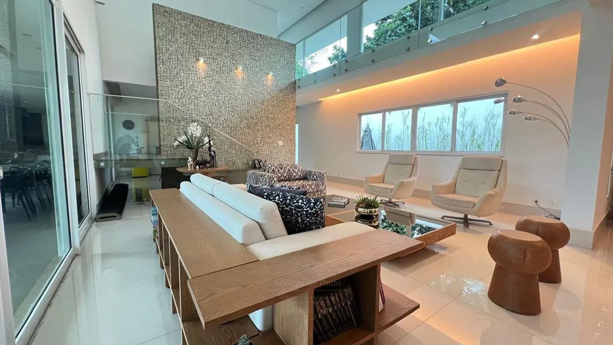 Vendo linda casa na SMPW 18, condomínio é maravilhoso, o mais arborizado do bair...