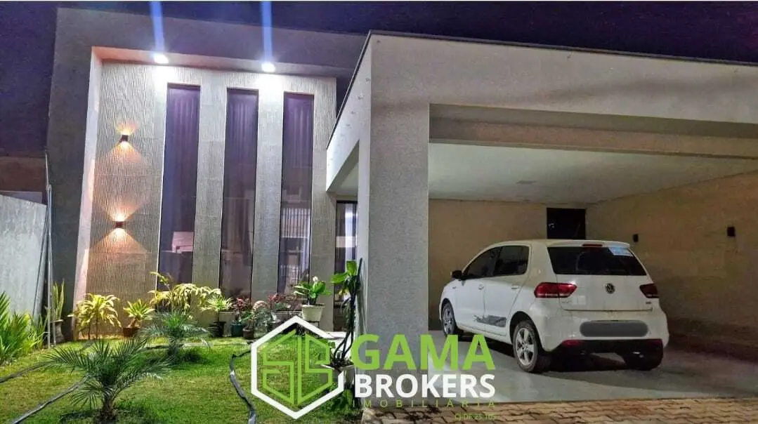 Vendo Excelente Casa moderna em Ponte AltaPé direito duplo4 quartos sendo 3 suít...