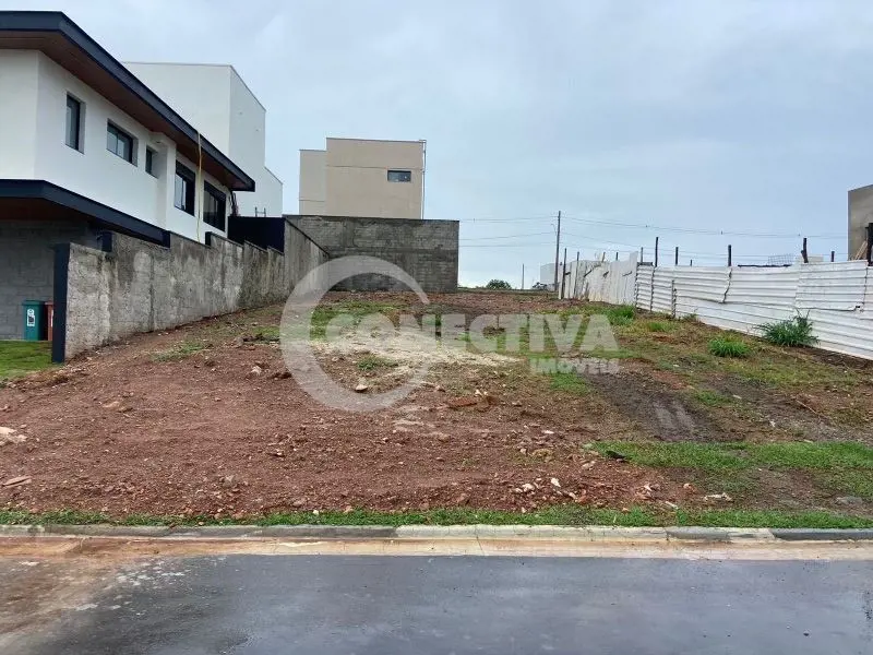 Comentários do corretor: Ótimo lote contra esquina no condomínio Jardins Porto,...