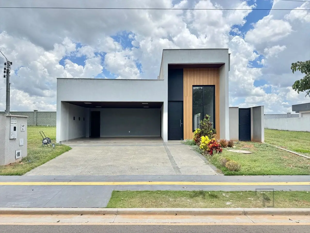 Casa térrea com 3 suítes plenas Condomínio Terras Alpha 1 Imóvel com ótima local...