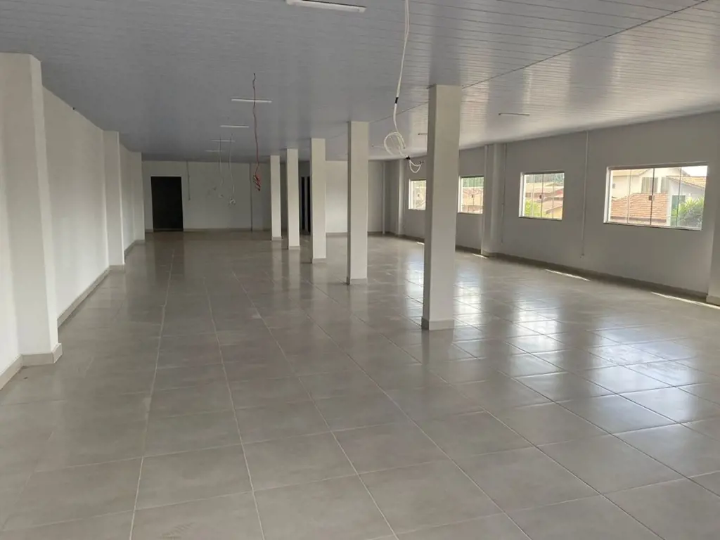 Galpão Av. Liberdade para locação, 450m², Setor Garavelo. Imóvel pronto para ate...