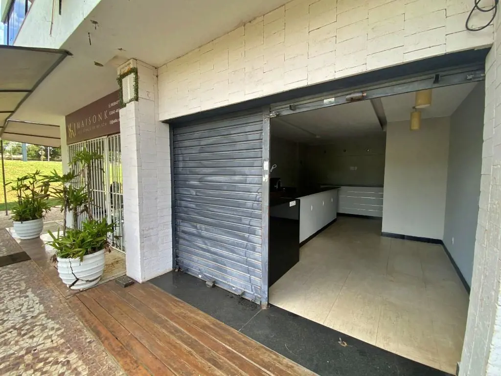 Loja Comercial com Térreo e Subsolo no Lago Sul - Funcionalidade e Localização P...