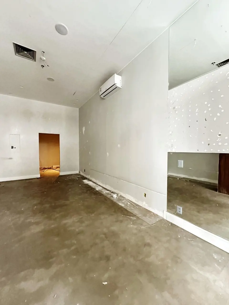 Oportunidade Única no Vitrinni Shopping em Águas Claras!  Venha Conferir com a D...