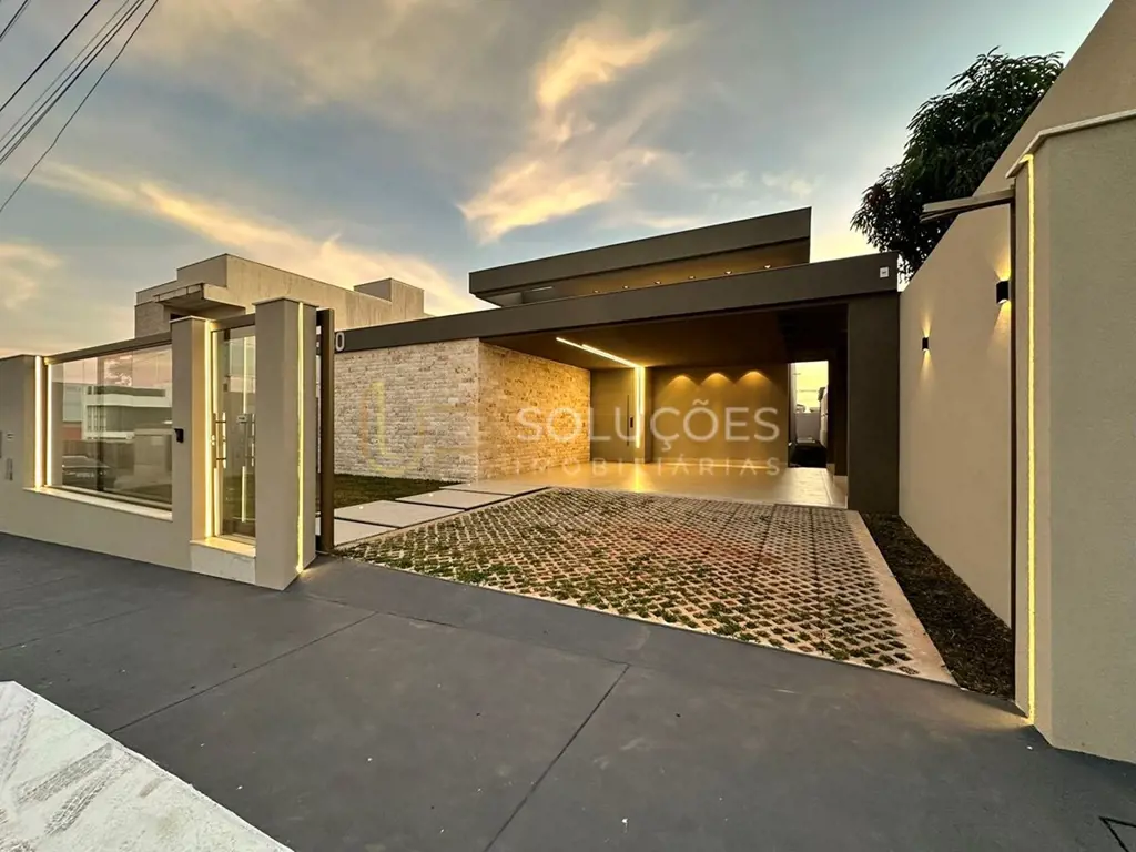 Descrição do Imóvel:4 Suítes | 2 Vagas | Piscina | Closet | Terreno: 504m² | Con...