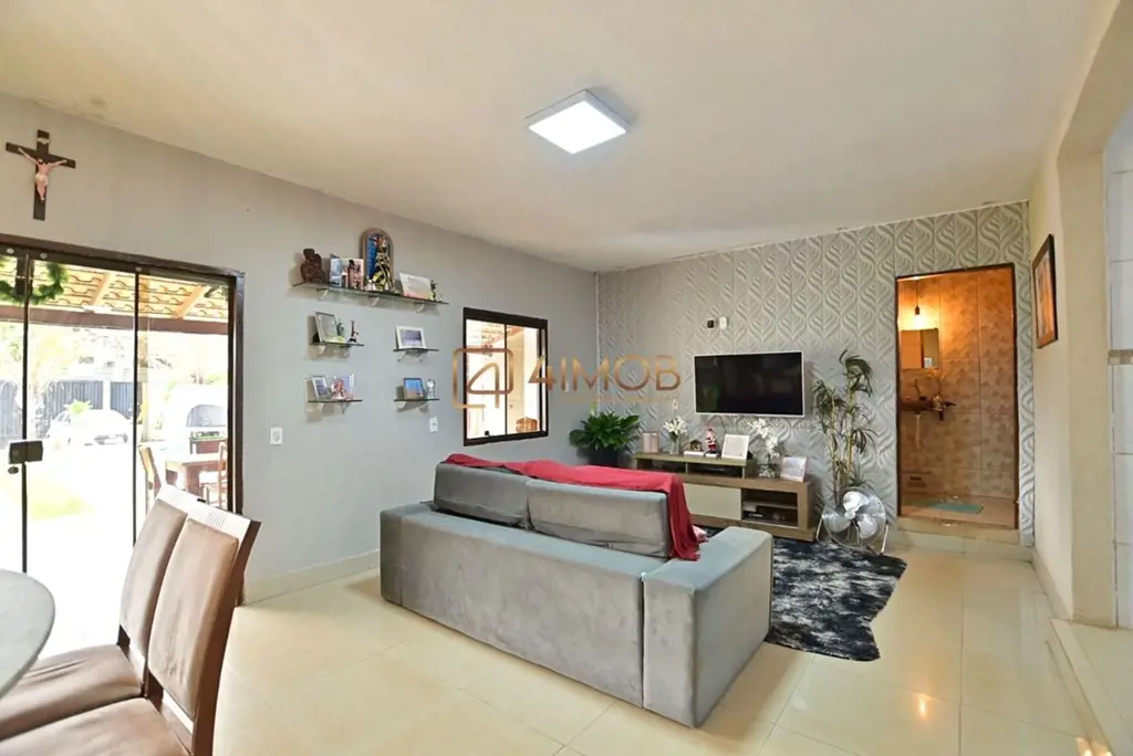 Casa de 3 Quartos com Lazer Completo e Segurança em Condomínio FechadoDescubra o...