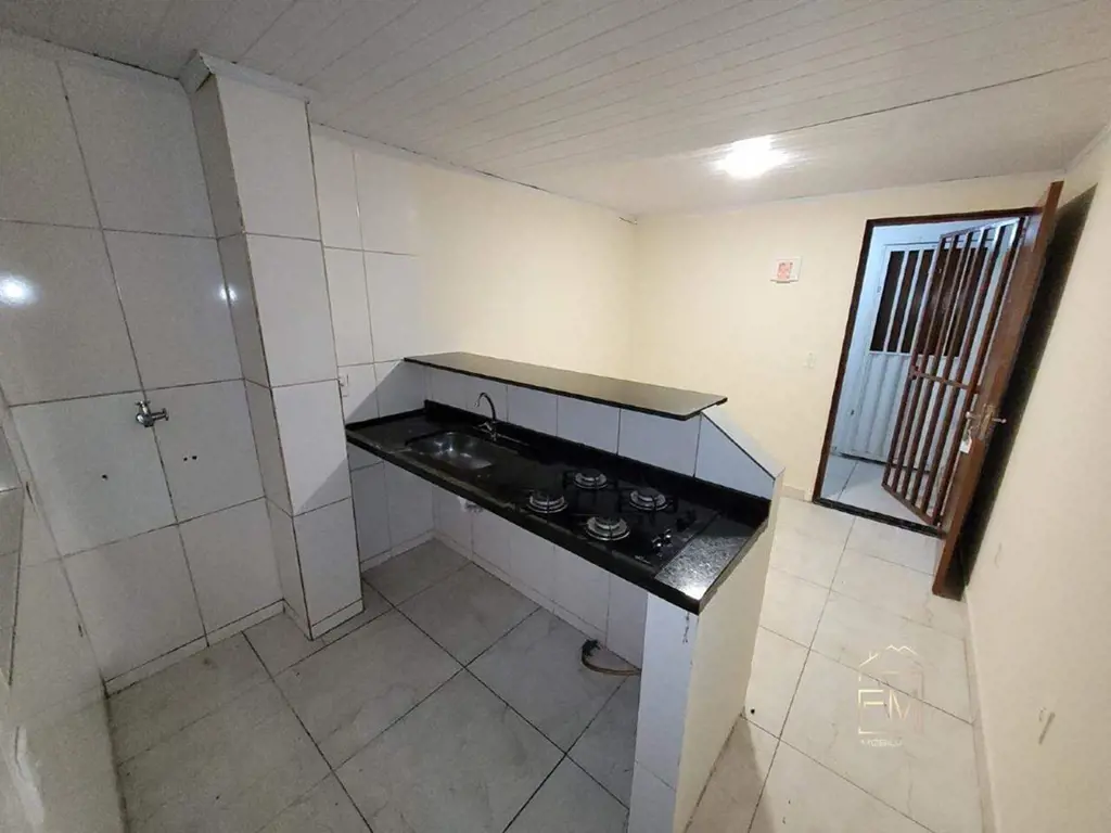 Kitinete reformada , no segundo andar do prédio.- 01 quarto com linda vista para...