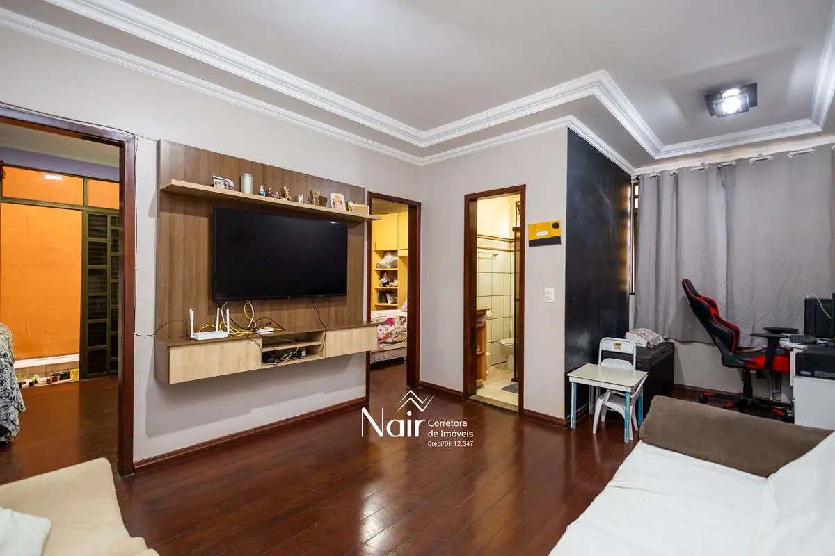 Á venda no Riacho Fundo I - QN03 - Casa 4 quartos, 2 suítes e amplo terraço gour...