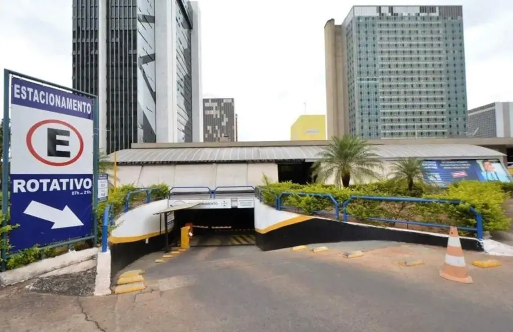 DALL'OCA IMÓVEIS VENDE:VAGA DE GARAGEM NO SETOR BANCÁRIO SULVaga de garagem no E...