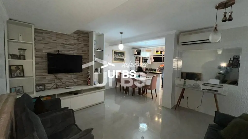 COD U-0013860 - Casa de Esquina no Condomínio Costa VerdeCasa de esquina toda re...