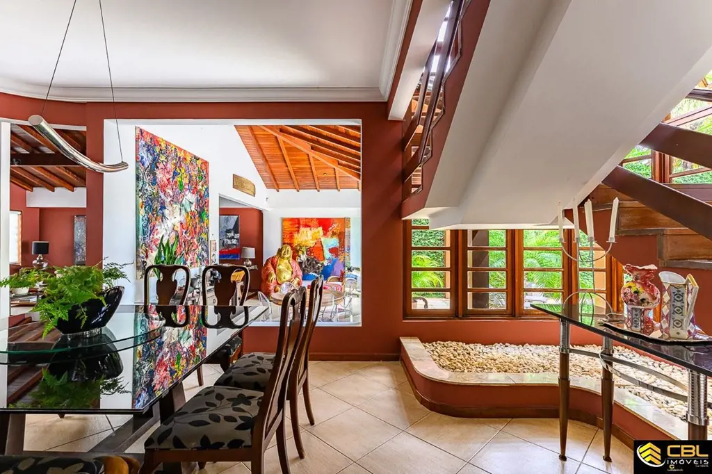 CBL IMÓVEIS vende com exclusividade casa charmosíssima localizada na desejada QL...