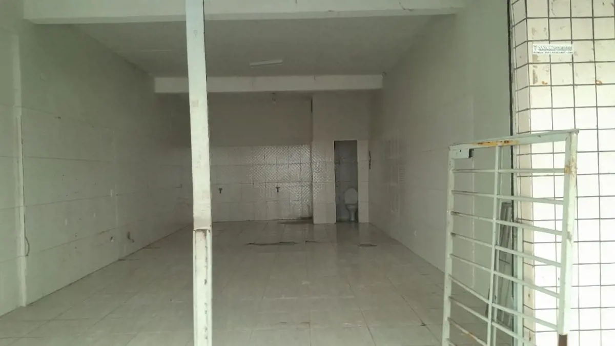 OPORTUNIDADE !!!EXCELENTE LOJA COMERCIAL, com tamanho excepcional,frente para a ...