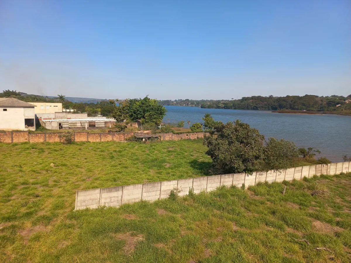 Lote beira lago, condomínio Prive Lago Norte I Quadra III, o melhor empreendimen...