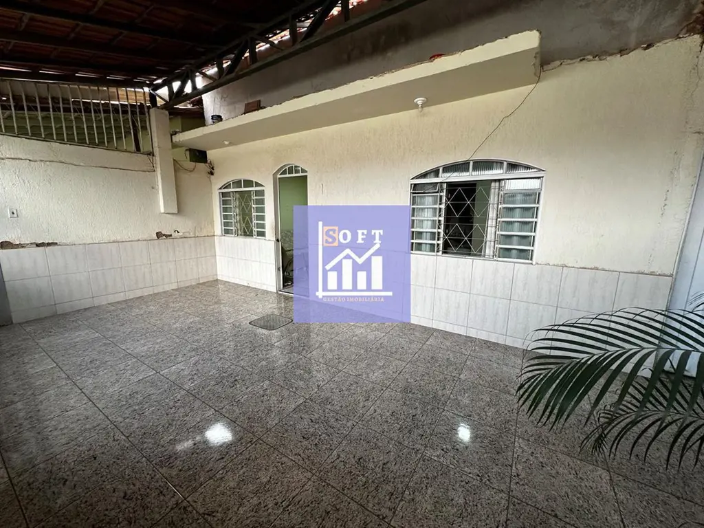 Vende-se Casa com 03 Quartos sendo uma suíte Toda na laje, com excelente estrutu...