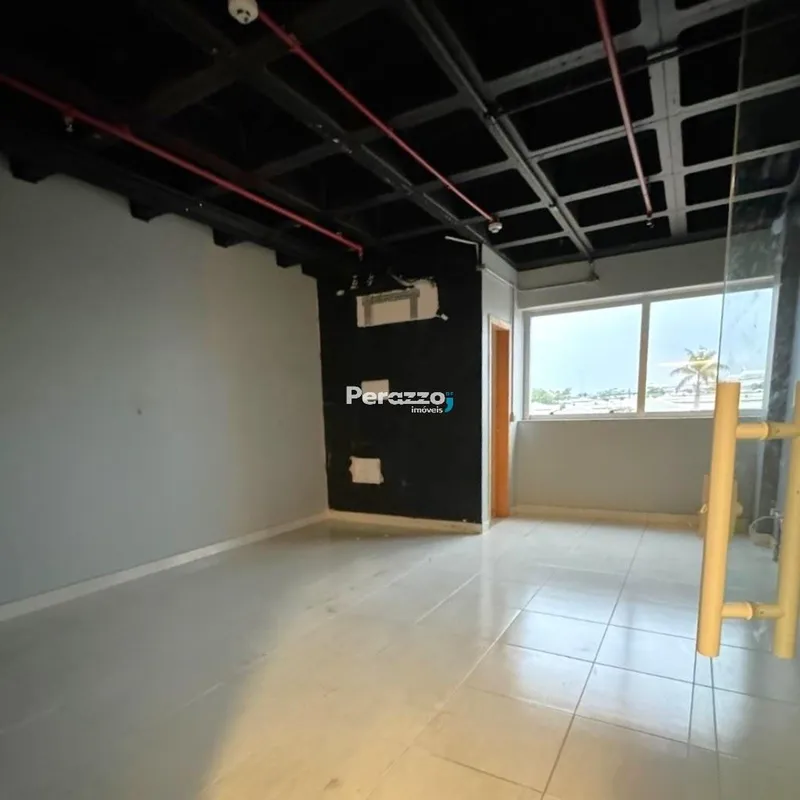 Ótima Sala Comercial localizada no Edifício Jardim Acrópolis. 2 MESES DE CARÊNCI...