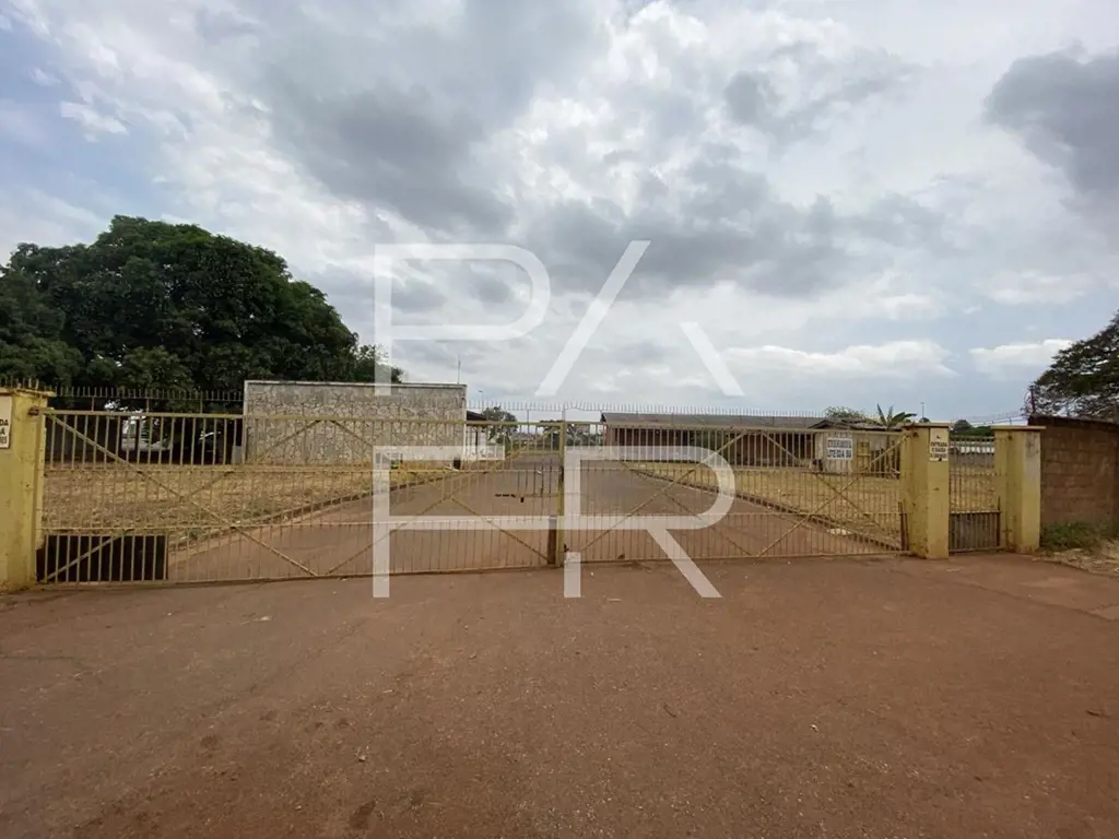 Disponibilizamos para locação um lote de 15.000m² situado no setor de inflamávei...