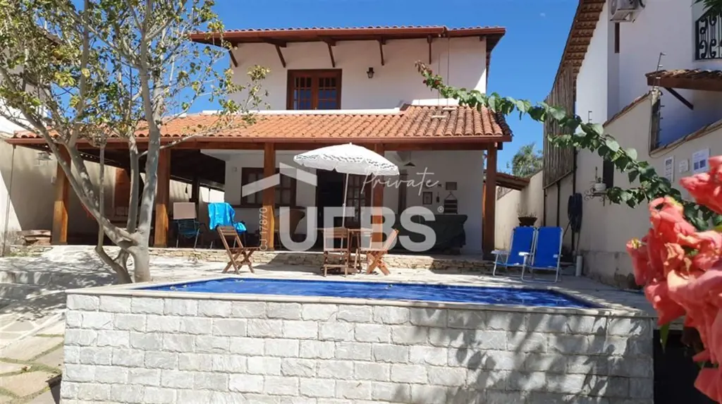 COD U-0013937 - Sobrado em Pirenópolis, 2 suites, 1 lavabo, piscina, churrasquei...