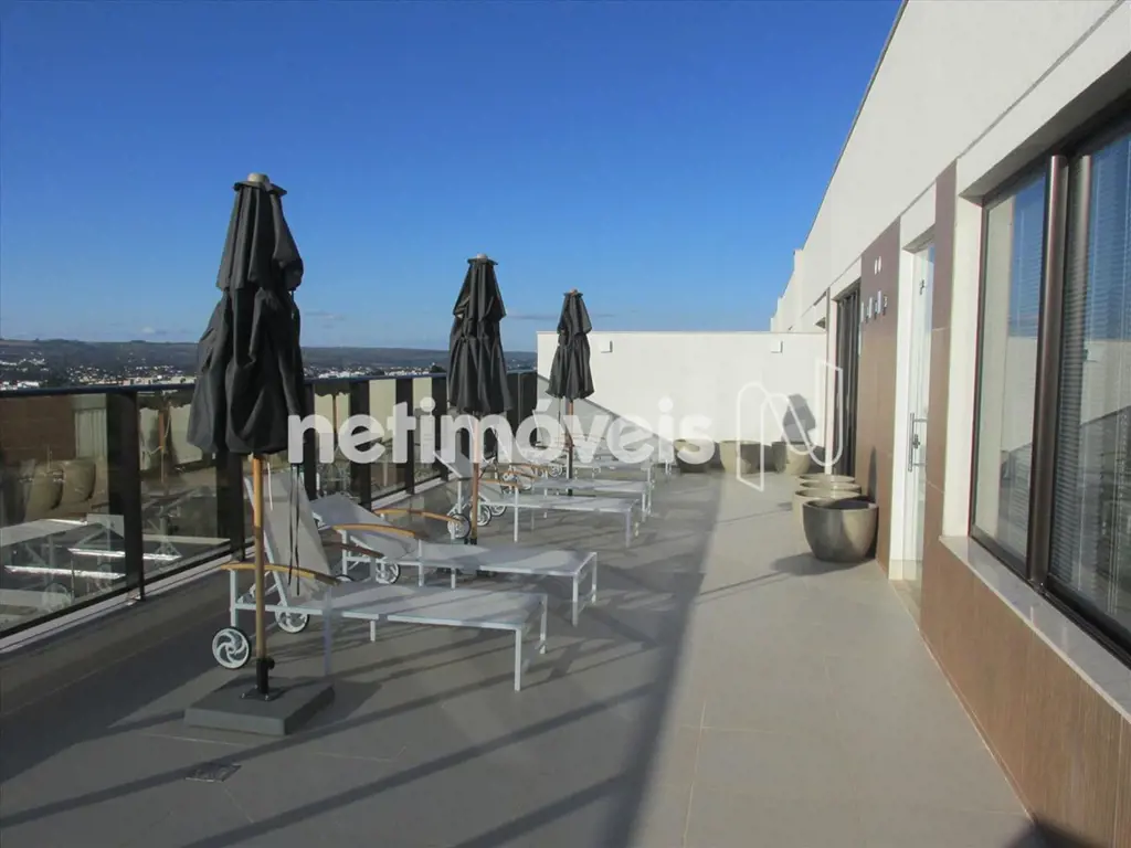  composto de sala em L, com varanda fechada com cortina de vidro, lavabo,3 quart...