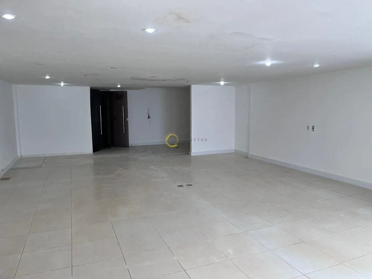 Salas no SIG/SUL de 50m² R$ 2.400,00 e 78m² R$ 3.100,00. Venha conferir temos ót...