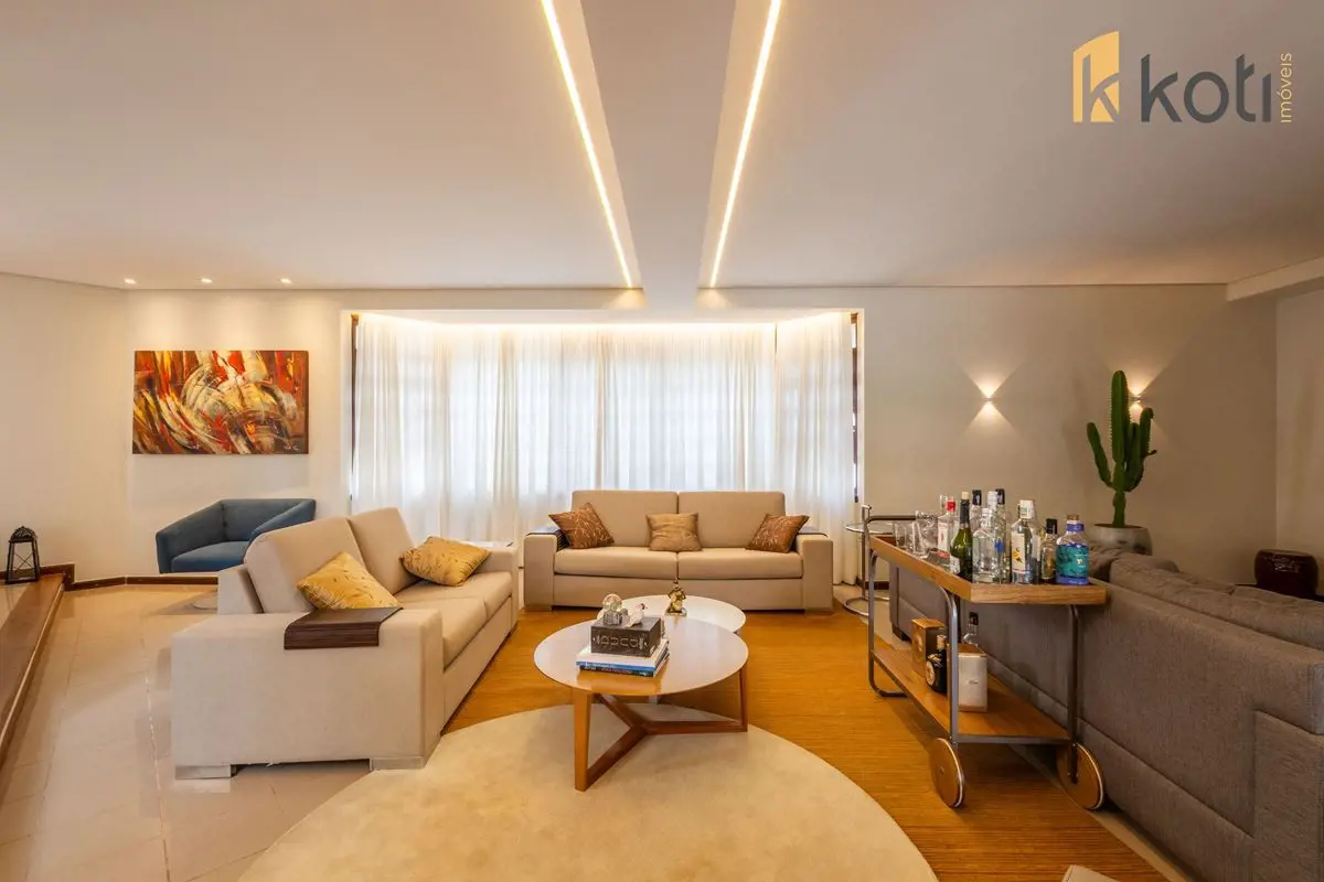 Uma casa exclusiva em bairro nobre de Brasília com localização privilegiada, tra...