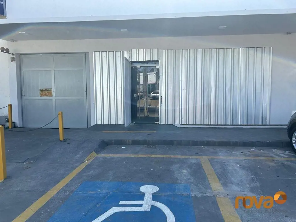 Prédio comercial todo reformado na avenida independência, construção de excelent...