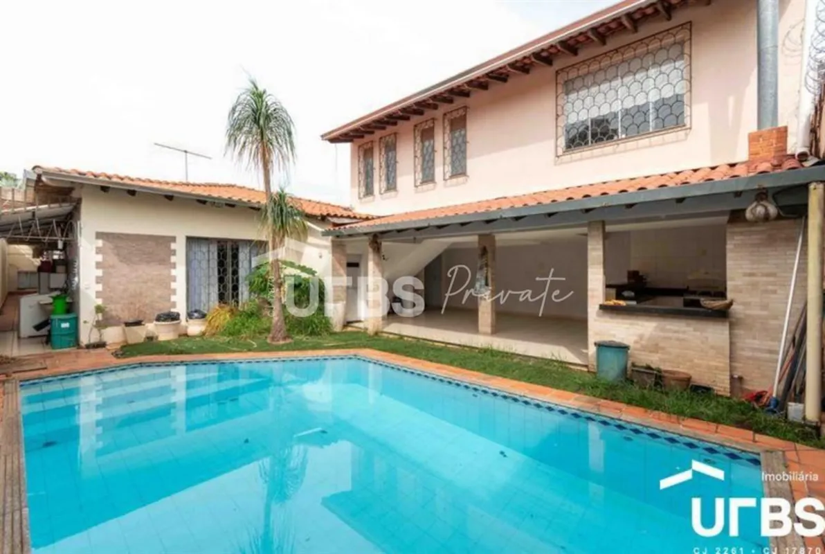 COD U-0005755 - Linda casa Térrea Na melhor localização do setor sul, com área d...