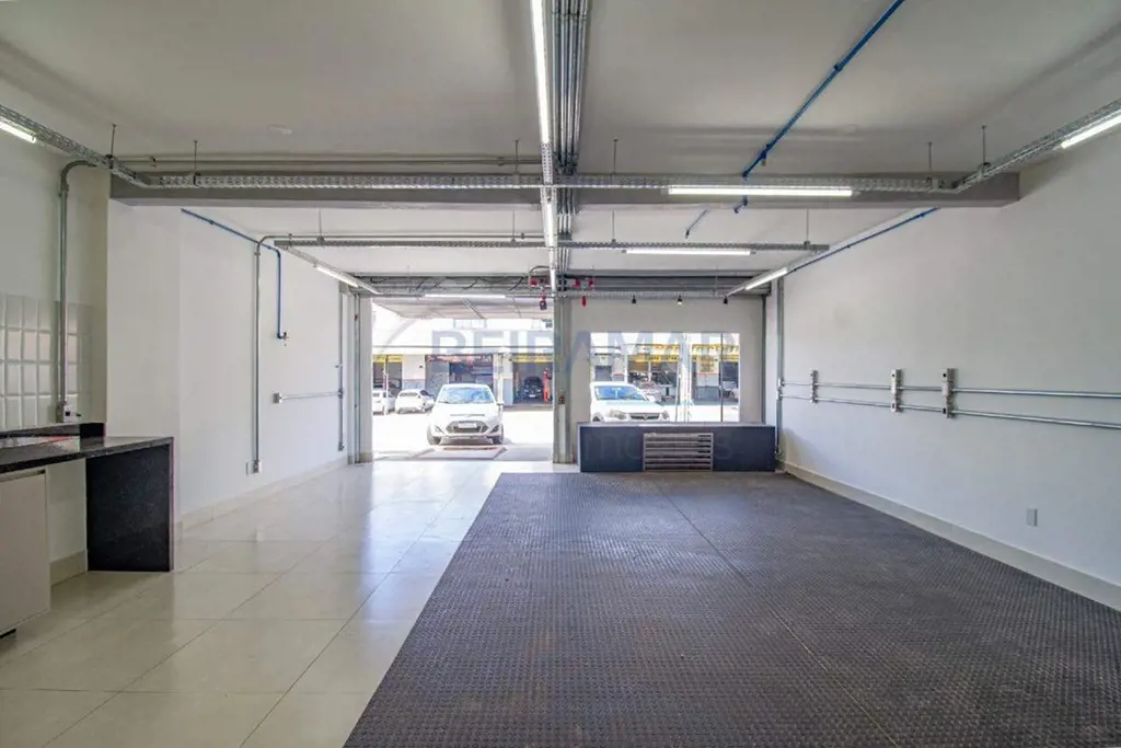 Destaques do imóvel:- Área ampla com 74 m²- Loja recém-reformada, pronta para op...