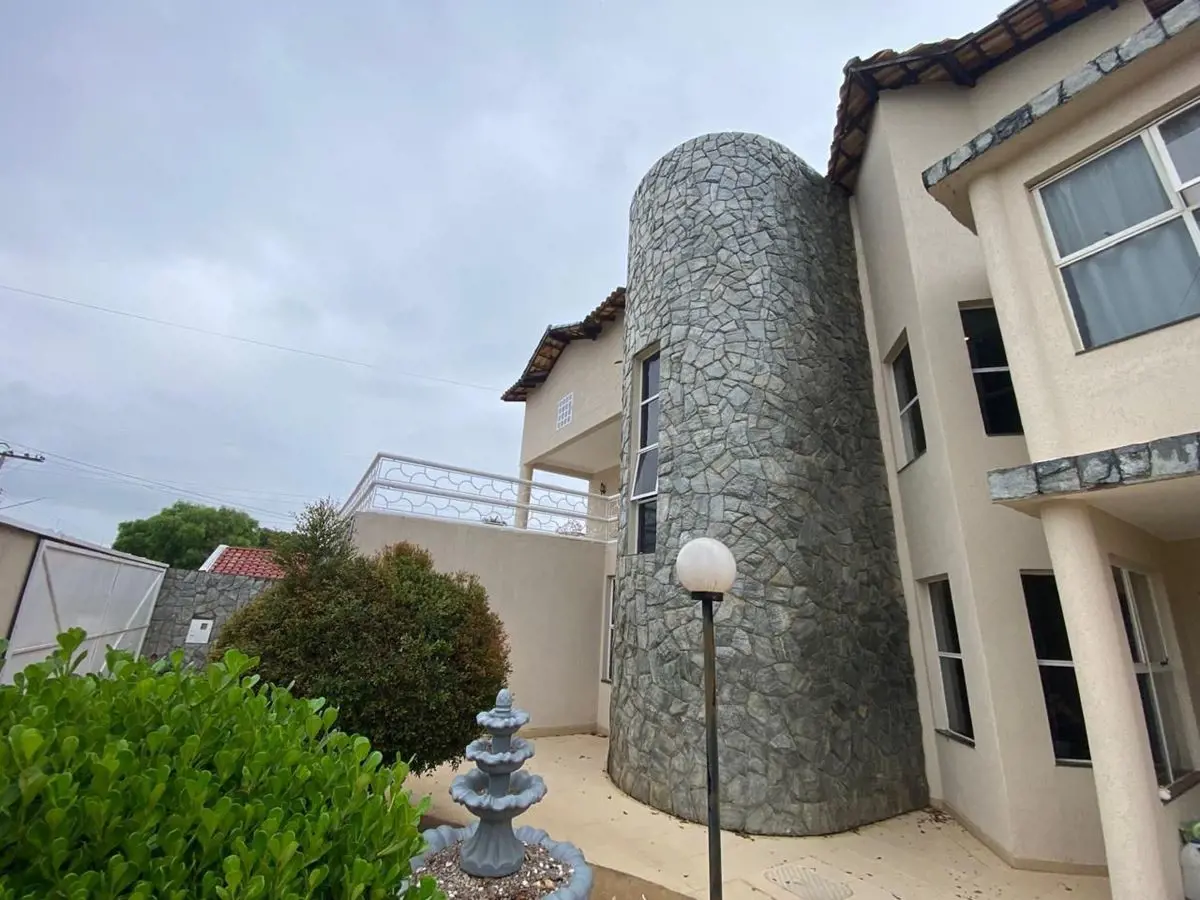 R$ 9.000,00 COM DESCONTO DE PONTUALIDADE R$ 7.000,00EXCELENTE Casa com dois pavi...