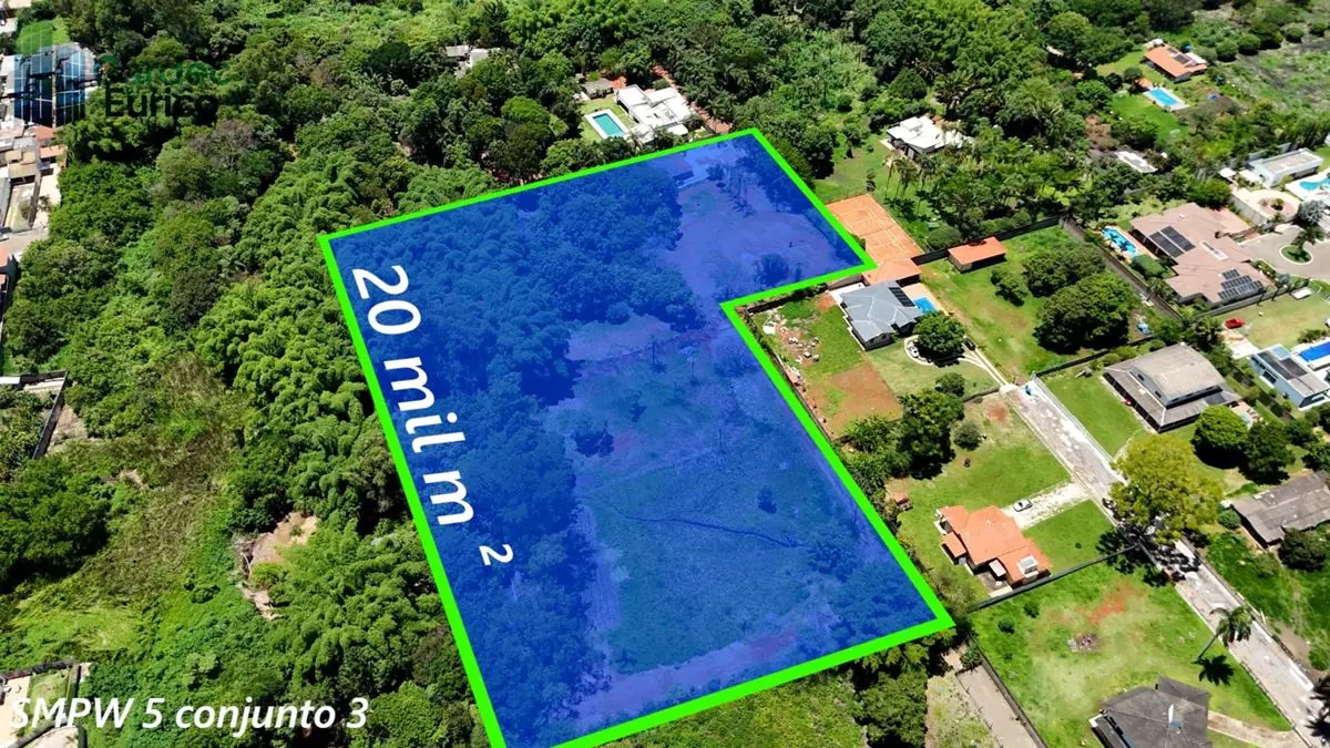 Localizado na Quadra 5 do Park Way esse terreno possui 20 mil m². Não aceita fin...
