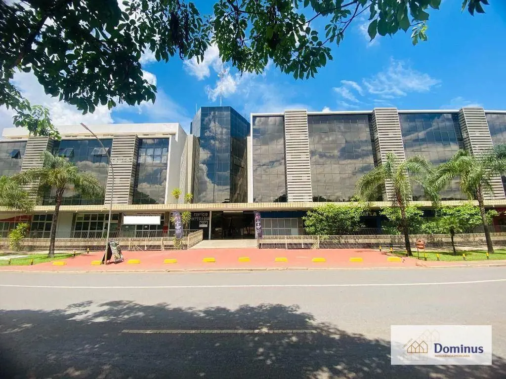 W3 NORTE,QUADRA 513, ED. IMPERADOR: Excelente loja com 438m², podendo ser vão li...