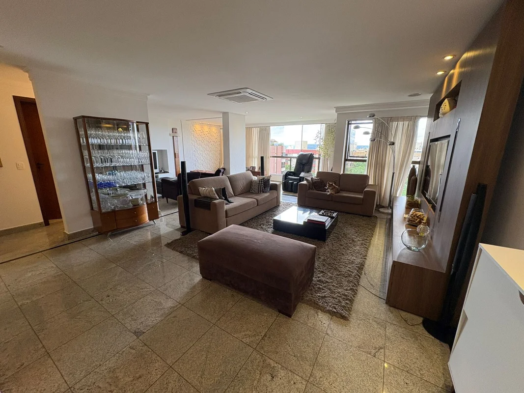 Na querida SQN 311 Norte, uma das mais valorizadas quadras da Asa Norte, conheci...