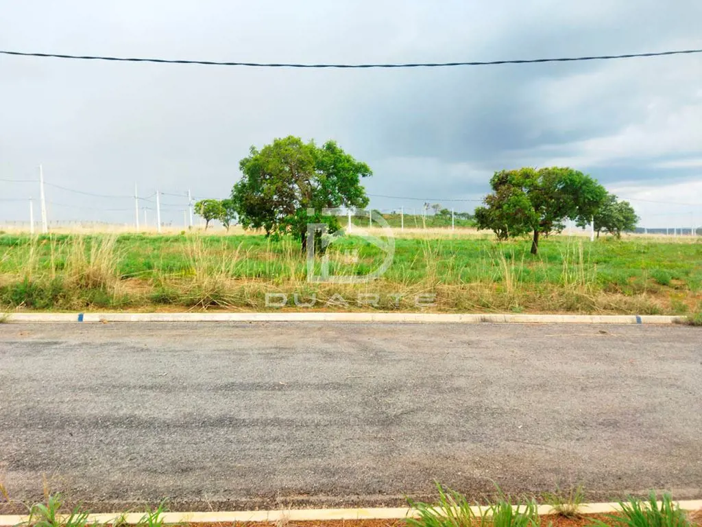 Lote em condomínio Garden Clube, com:- 327,00m²OBS: -Aceita financiamento bancár...
