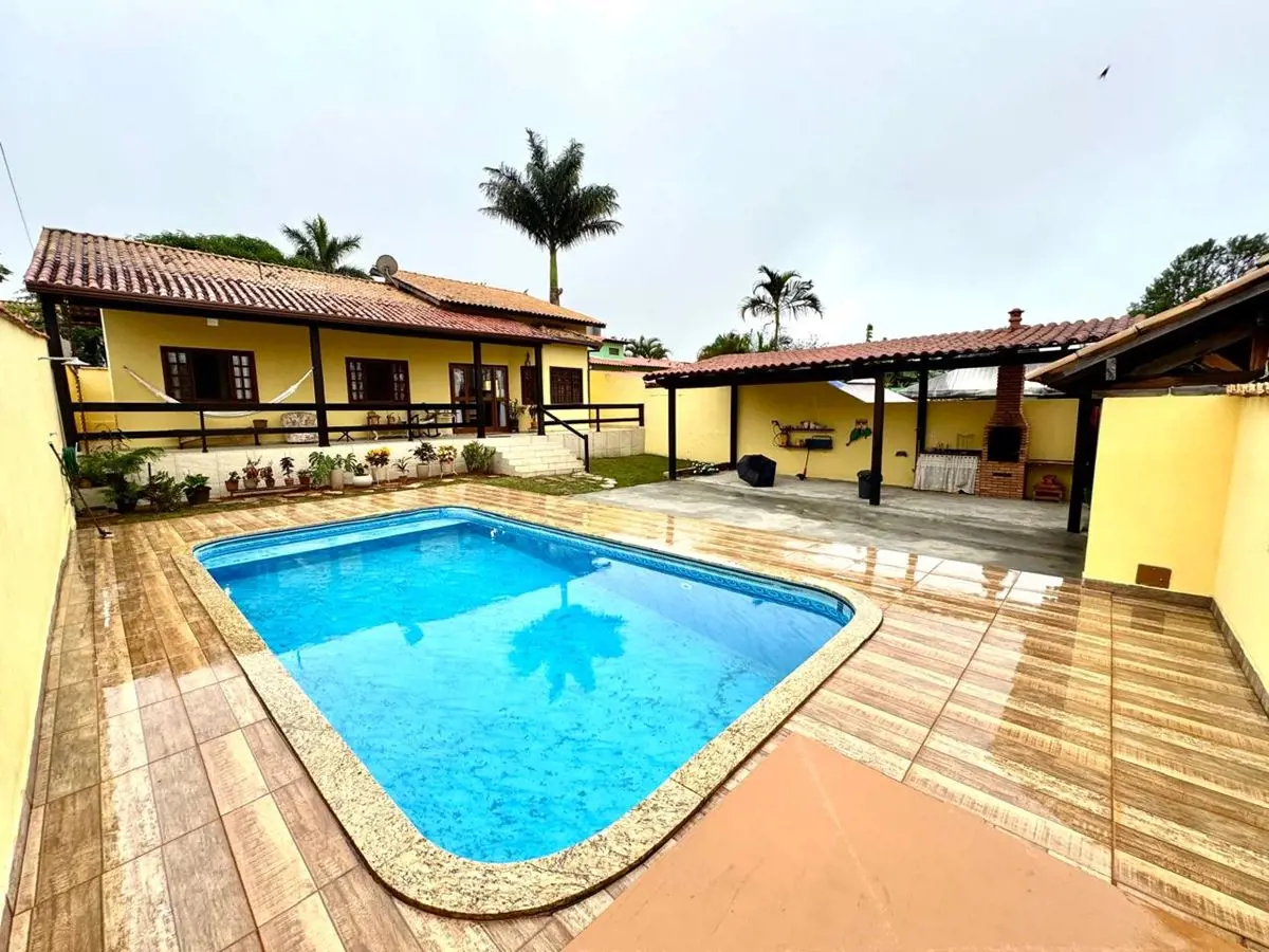 Julisce Alencar Assessoria Imobiliária vende...Casa localizada no Cond. Mansões ...