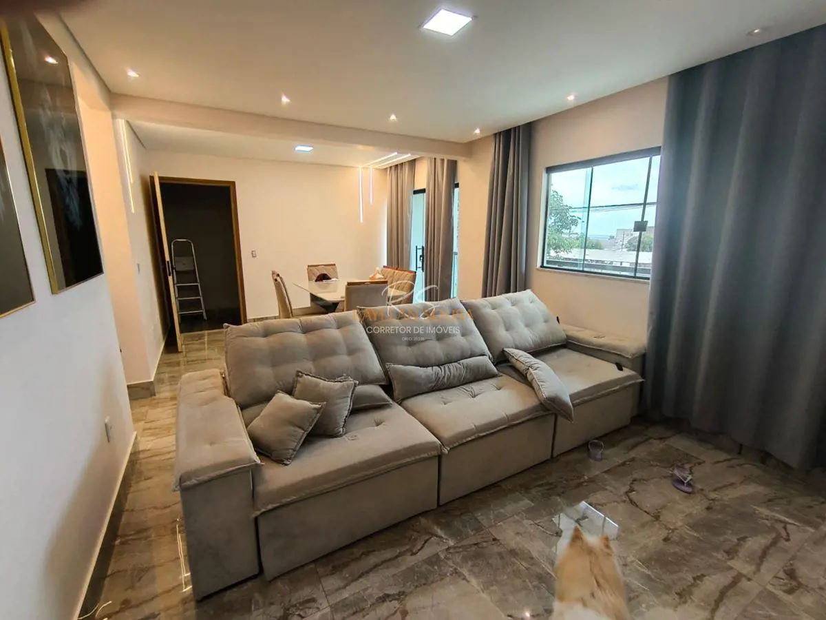 Sobrado 215 Samambaia Norte Moderno, porcelanato, projeto de iluminação. Recém c...