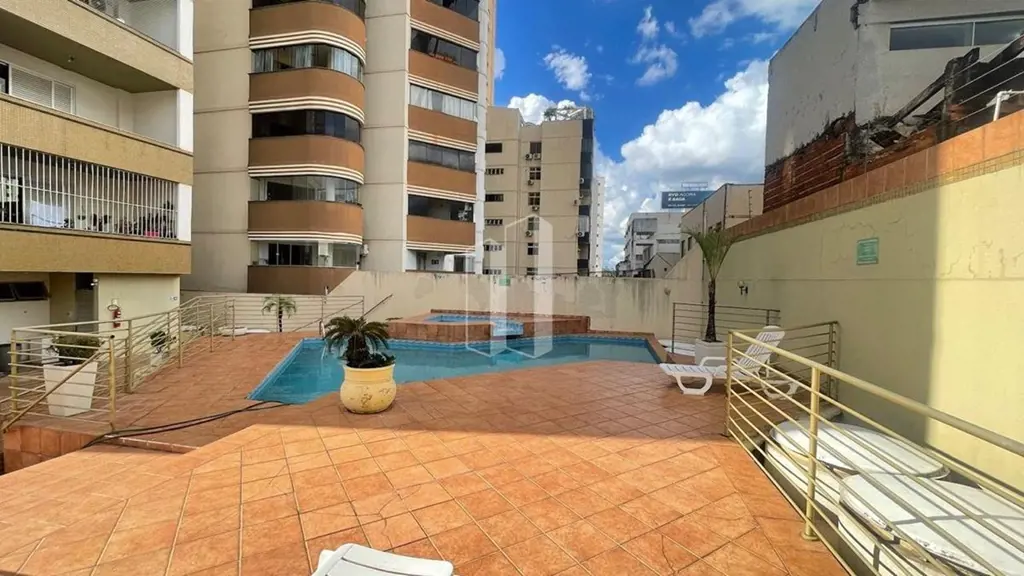 Descubra o seu novo lar no coração do Setor Bueno, em Goiânia! Este espetacular ...