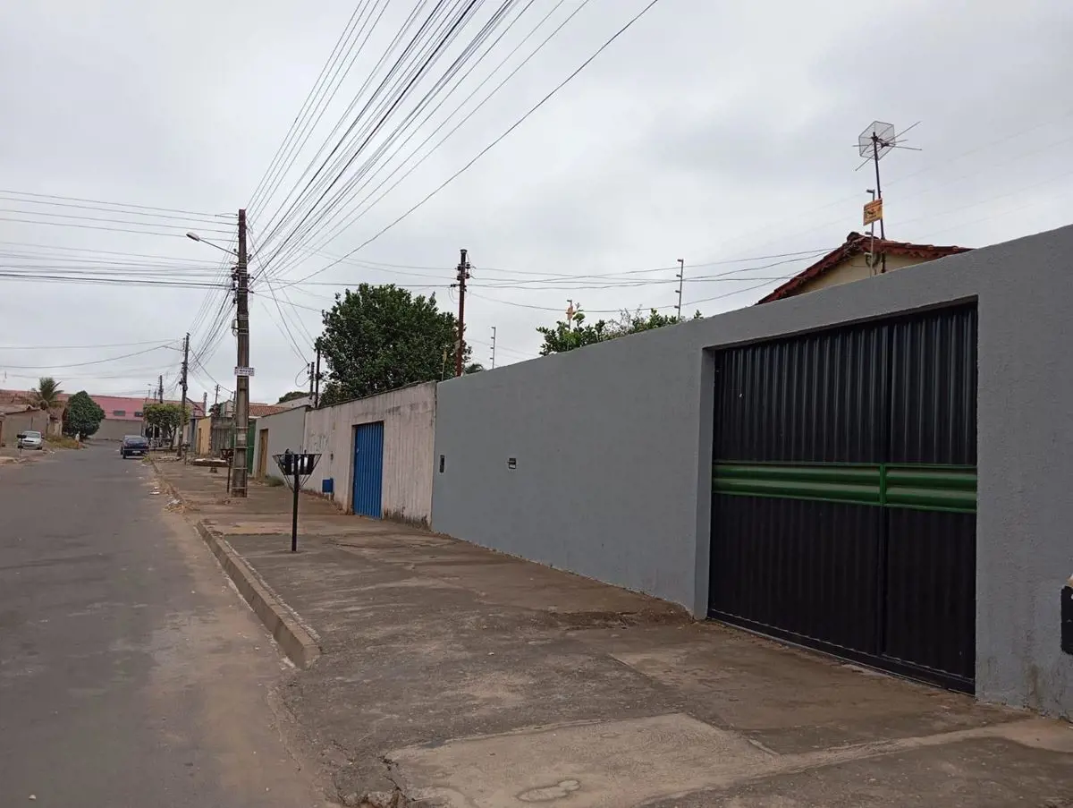 Casa com 3 quartos, 1 suíte, banheiro social, sala, cozinha, area de serviço e e...