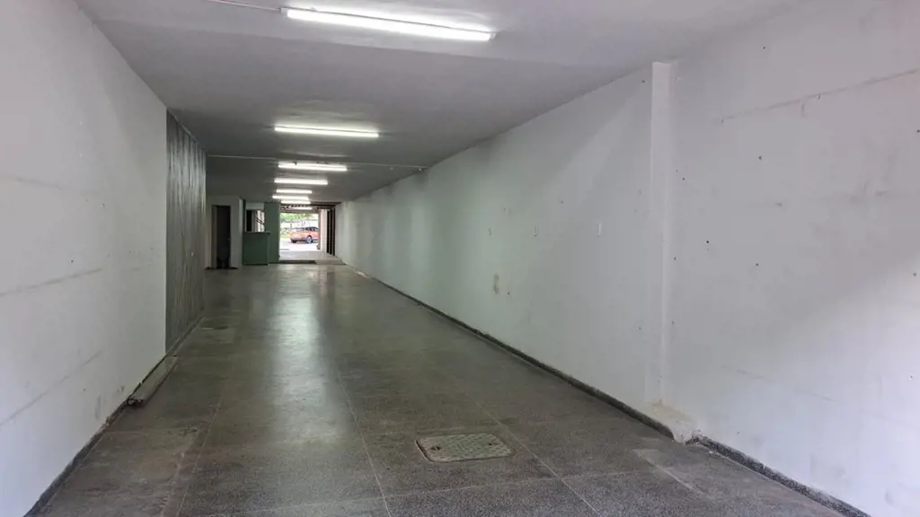 A Drumond Imóveis aluga Excelente Loja Vazada na 510 Sul!Loja com 200 m2 de área...
