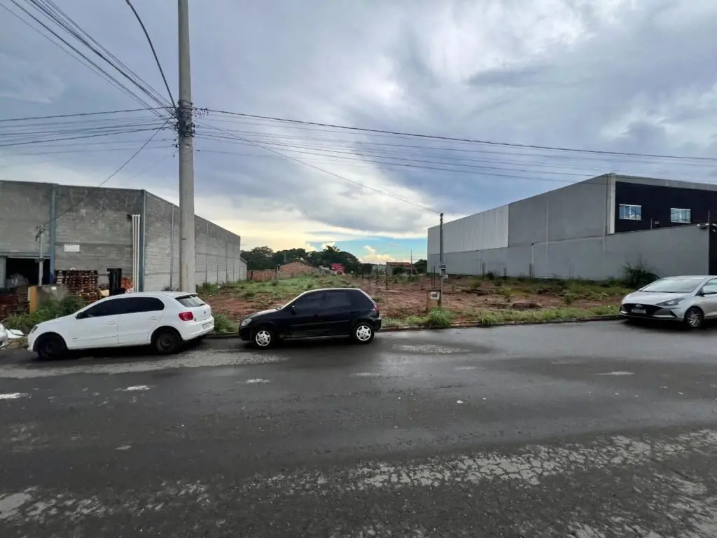 Lote Comercial com frente para a GO-537, que interliga as GO-403(Senador Canedo)...