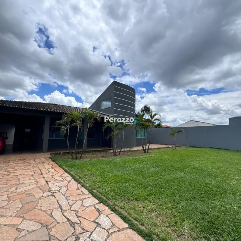 Casa Alto Padrão com 3 Suítes no Condomínio Guaíra - GamaR$1.350.000,00Localizad...