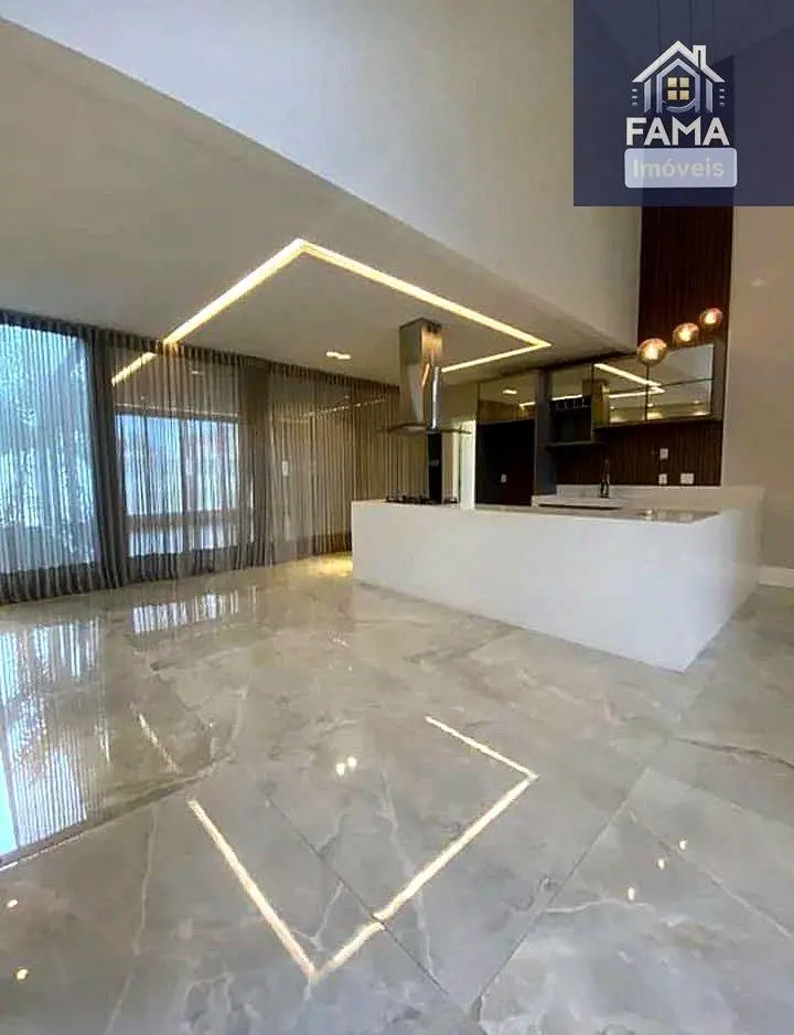 CONDOMÍNIO ROYAL RESIDENCELinda Casa Moderna, Luxuosa e Confortável com Quatro S...