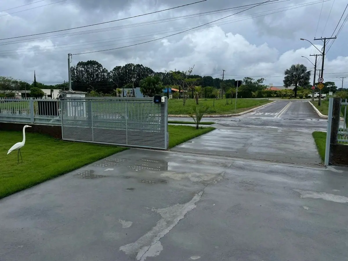 Terreno condomínio Recanto dos Ipês com 2.100 m² (35x60), a 45 km de Goiânia, pr...