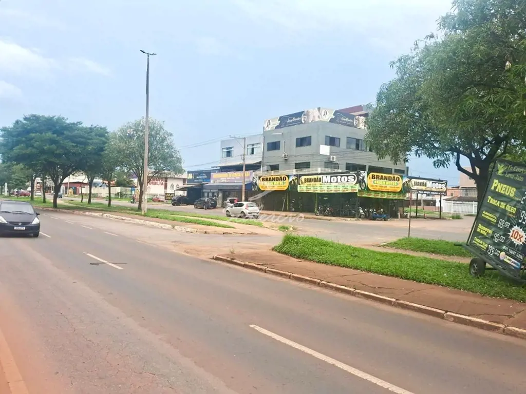 Lojão para locação com 900m² em ponto estratégico de alta visibilidade na Avenid...