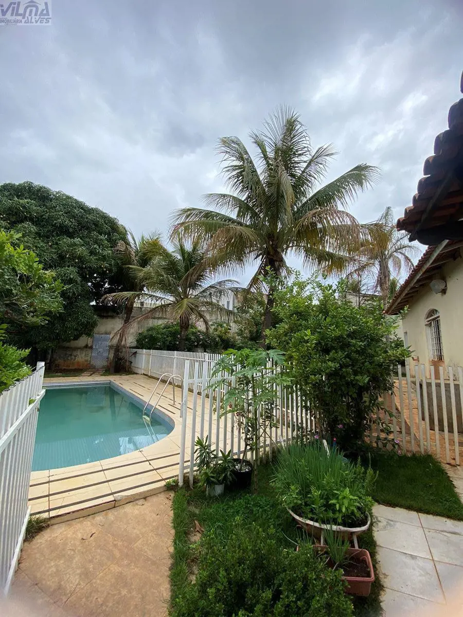 VILMA ALVES IMOBILIÁRIA VENDE ESSE SOBRADO AMPLO E AREJADO EM CONDOMÍNIO MUITO T...