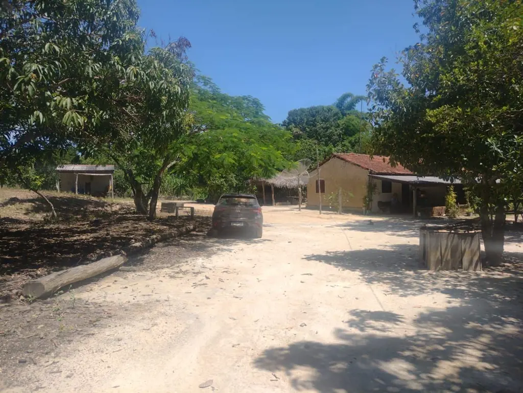 Fazenda em Niquelândia - Goiás Área total com 250 alqueires ou seja 1.210 hectar...