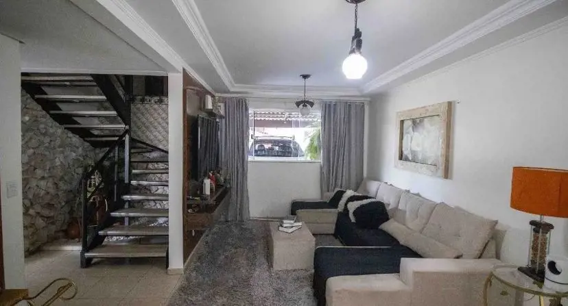 Excelente sobrado em Aparecida de Goiânia!Sobrado no condomínio Residencial Bras...