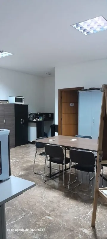 Descrição Setor Nova Suíça Metragem terreno: 437,50m² Área construída: 206,00m² ...