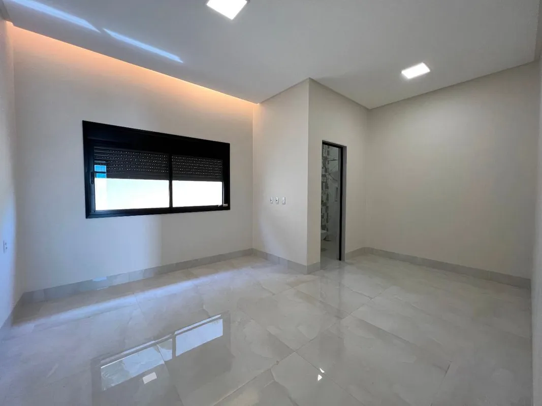 Casa Alto Padrão Condomínio do Lago, Primeira Etapa!Área total: 490m²Área constr...