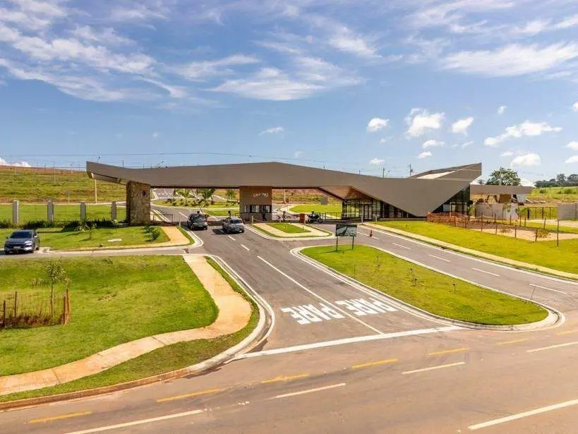 VINHAS FLAMBOYANT Vinhas FlamboyantLocalização EstratégicaVista para o Alphavill...