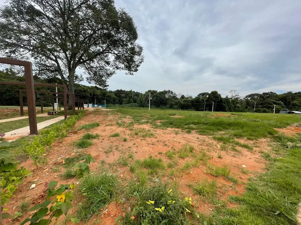 - Terreno Parqville Quaresmeira- 330m²- Lazer Completo- Piscina coberta 25m- Esp...